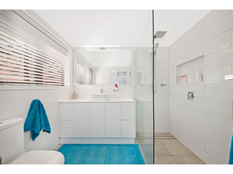 8 Lily Street, Everton Hills QLD 4053