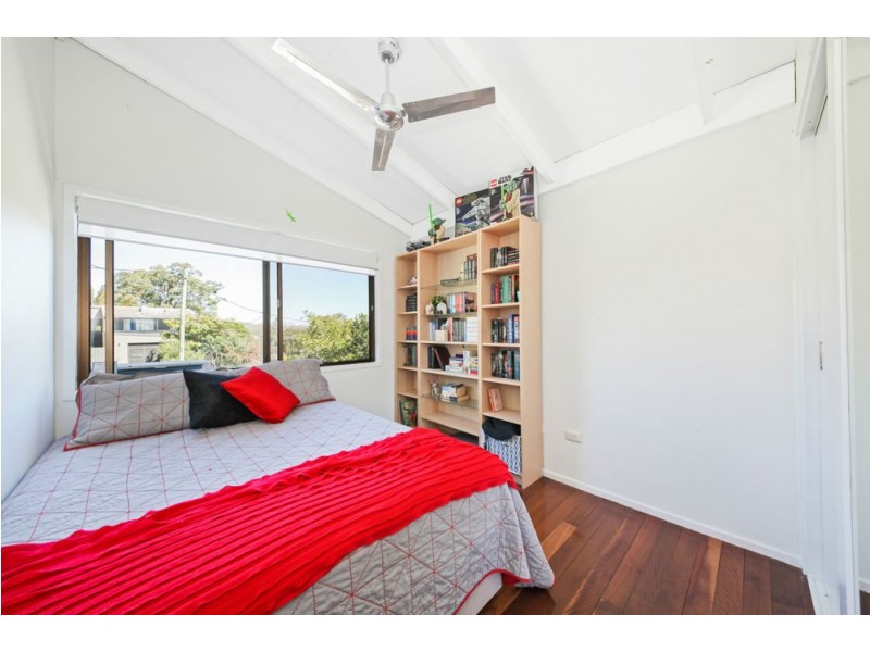 8 Lily Street, Everton Hills QLD 4053