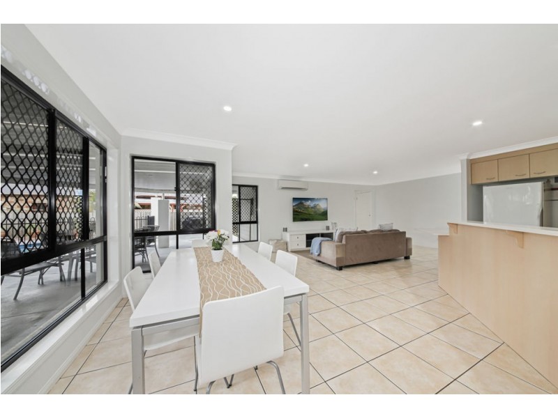 12 Snow Wood Drive, Eatons Hill QLD 4037