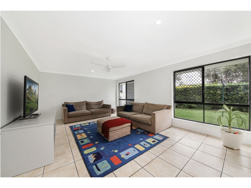 12 Snow Wood Drive, Eatons Hill QLD 4037