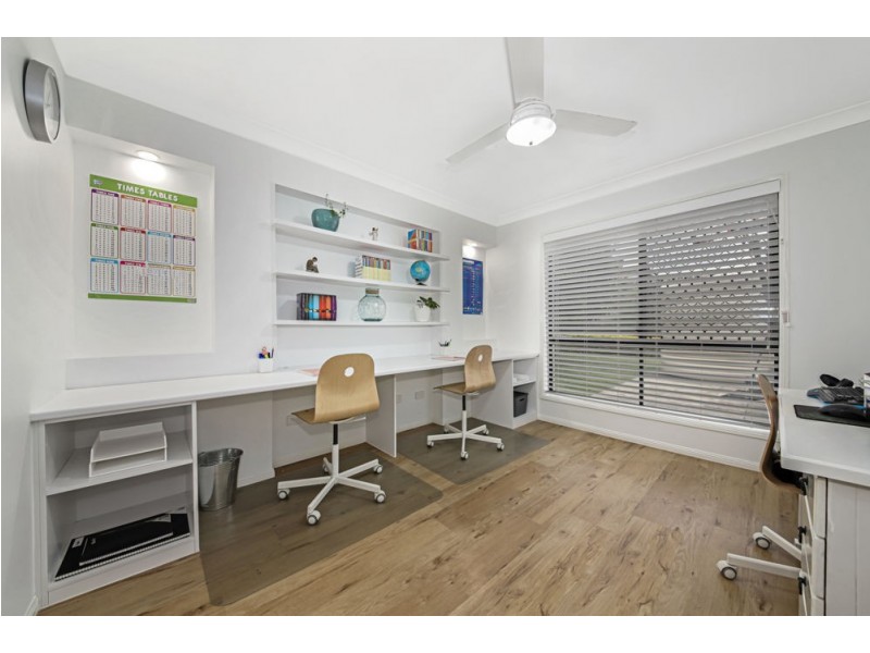 12 Snow Wood Drive, Eatons Hill QLD 4037