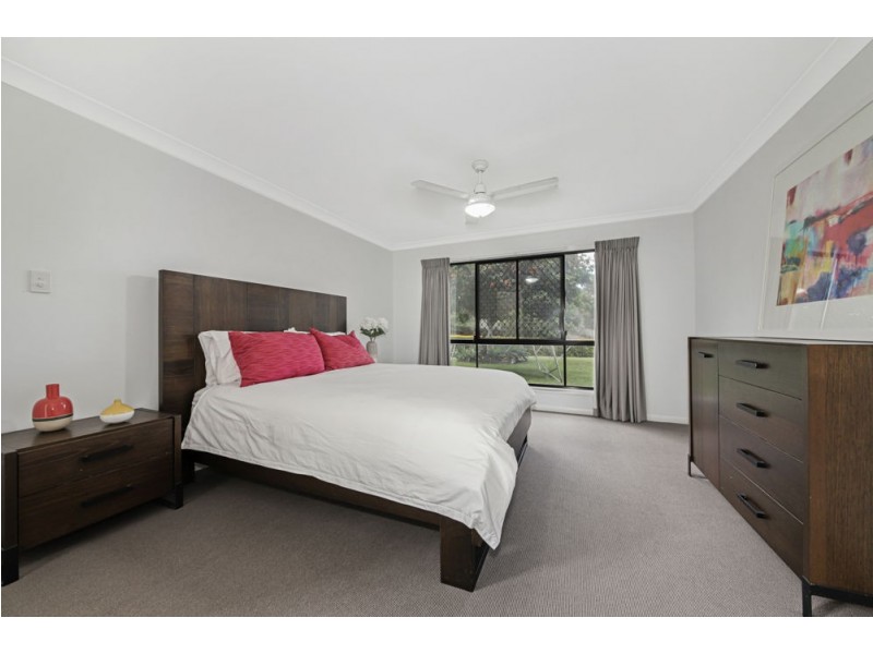 12 Snow Wood Drive, Eatons Hill QLD 4037