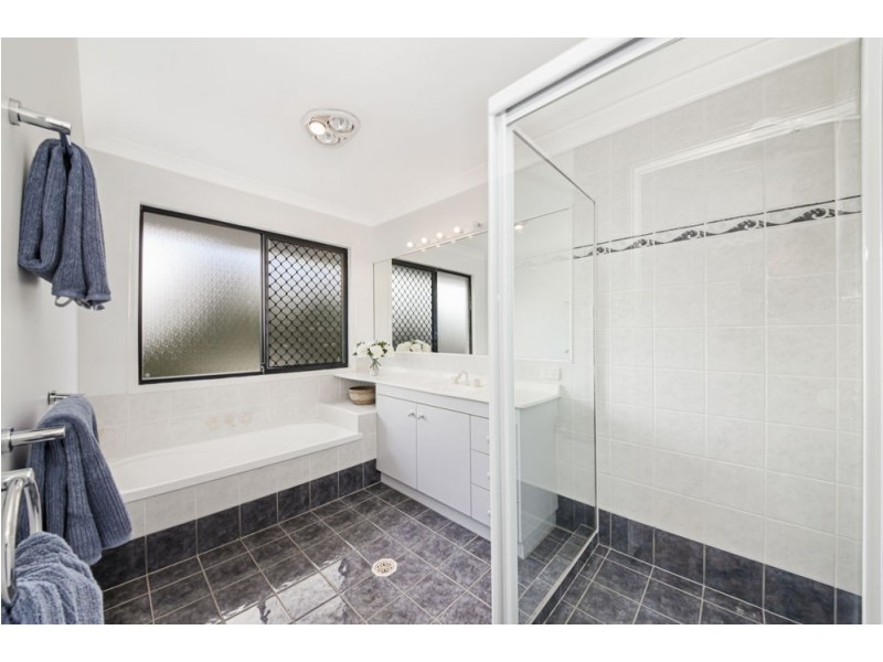 12 Snow Wood Drive, Eatons Hill QLD 4037