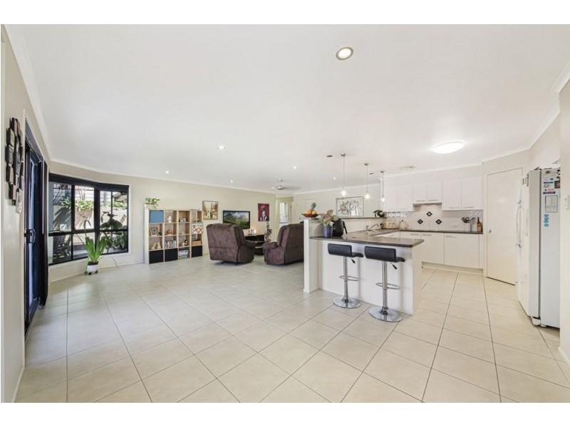 19 Franzin Drive, Cashmere QLD 4500