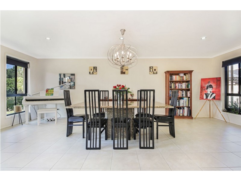 19 Franzin Drive, Cashmere QLD 4500