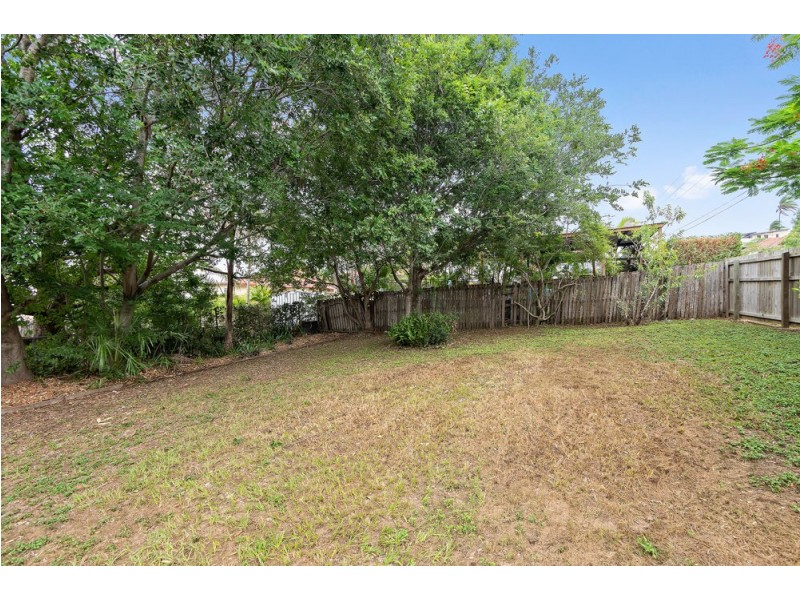 32 Brennan Street, Stafford QLD 4053