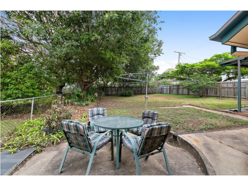 32 Brennan Street, Stafford QLD 4053