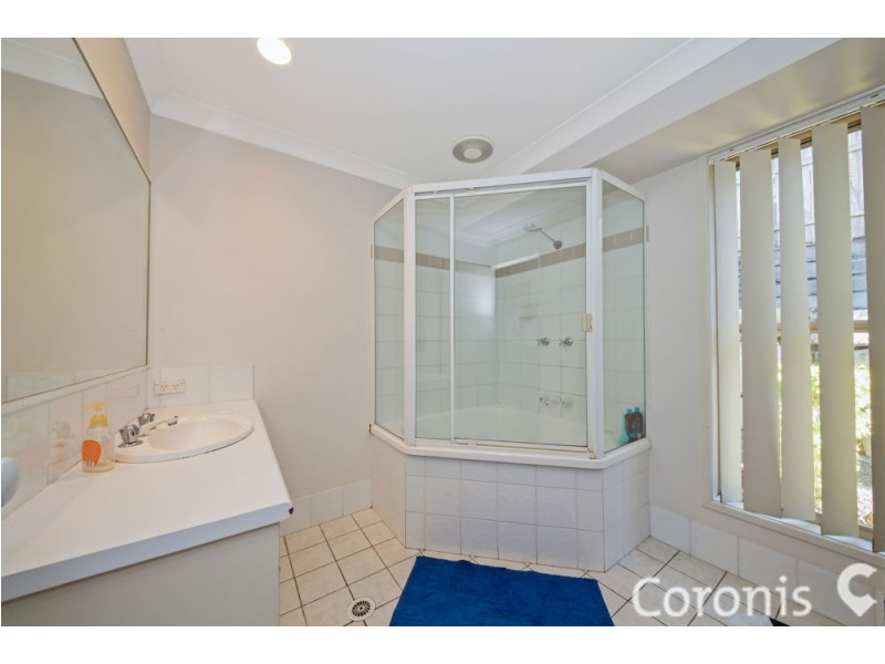 1 Caswell Place, Arana Hills QLD 4054