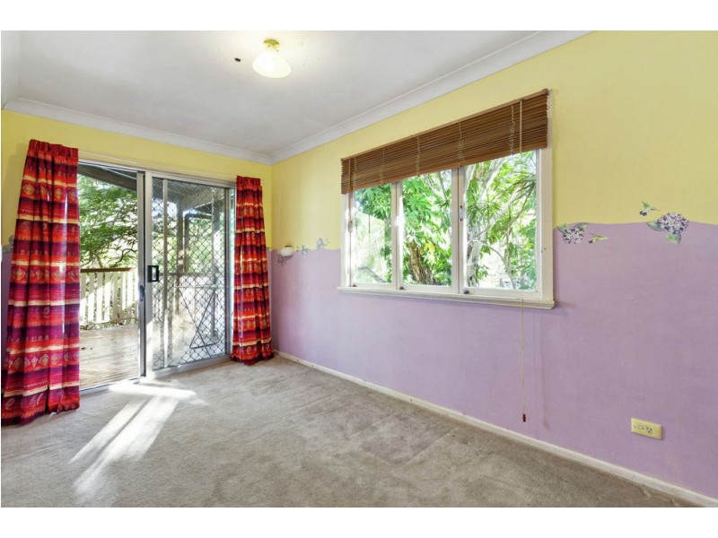 32 Eveleigh Street, Arana Hills QLD 4054