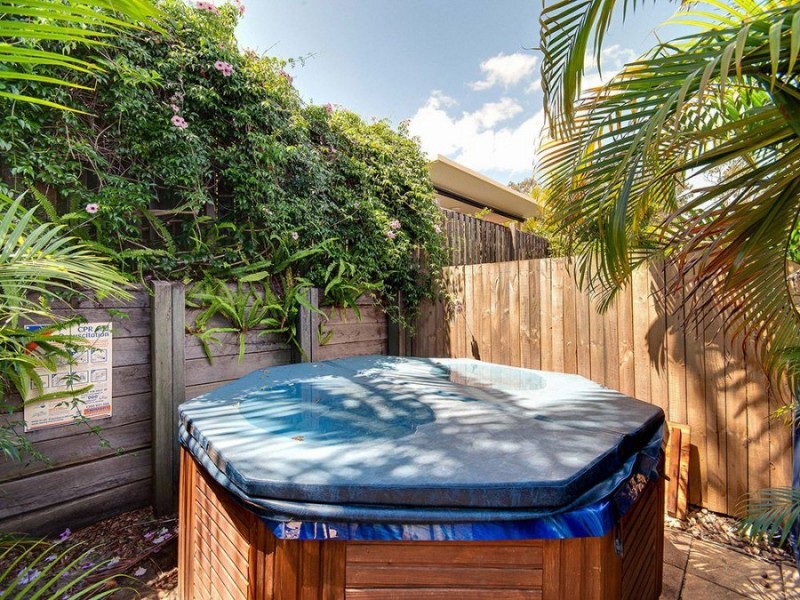 7 Benton Close, The Gap QLD 4061