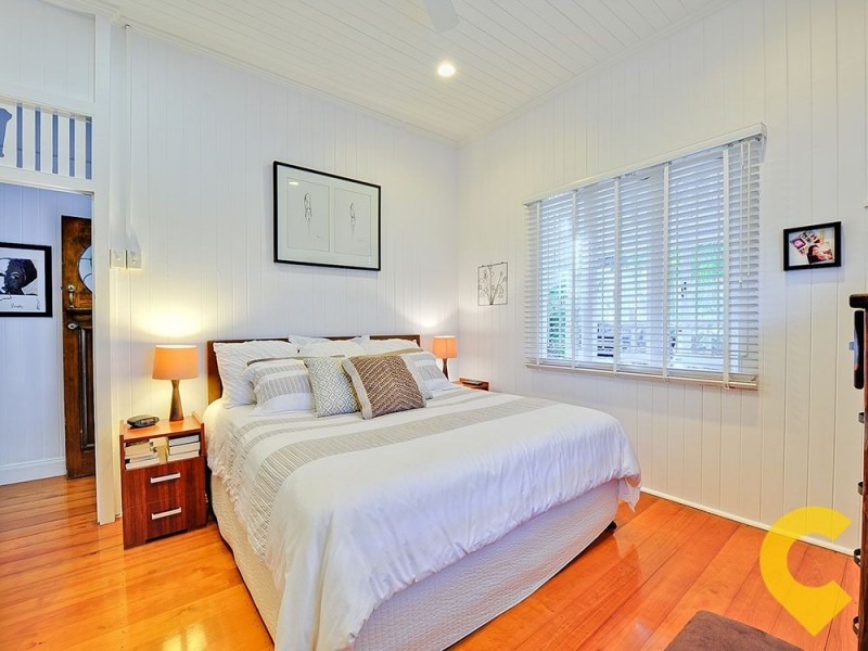 22 Lansdowne Street, Newmarket QLD 4051