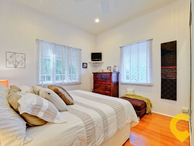 22 Lansdowne Street, Newmarket QLD 4051