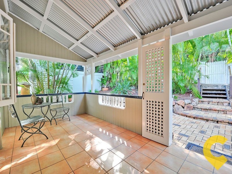 22 Lansdowne Street, Newmarket QLD 4051