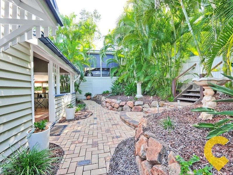 22 Lansdowne Street, Newmarket QLD 4051