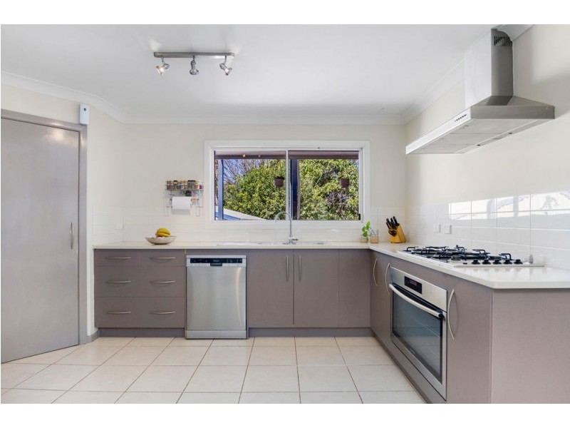 4 Onslow Street, Arana Hills QLD 4054