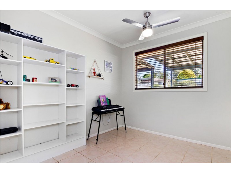 4 Onslow Street, Arana Hills QLD 4054