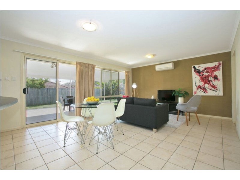 8 Prospect Place, Upper Kedron QLD 4055