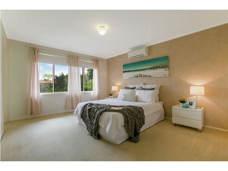 8 Prospect Place, Upper Kedron QLD 4055