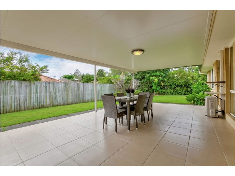 8 Prospect Place, Upper Kedron QLD 4055