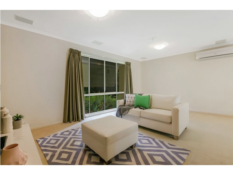 8 Prospect Place, Upper Kedron QLD 4055