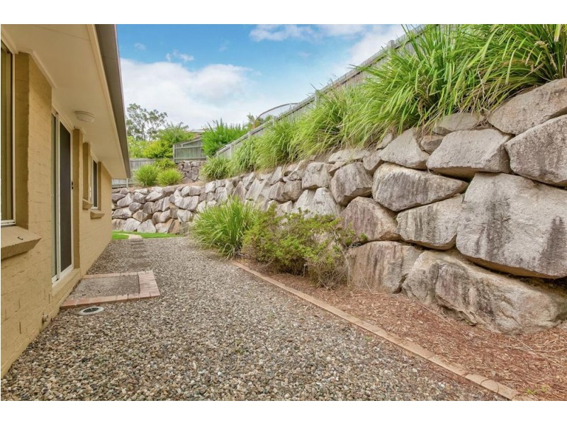 8 Prospect Place, Upper Kedron QLD 4055