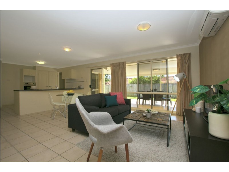 8 Prospect Place, Upper Kedron QLD 4055