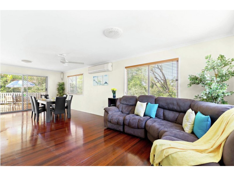 2 Keperra Court, Arana Hills QLD 4054