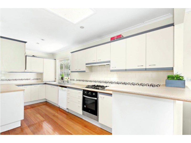 2 Keperra Court, Arana Hills QLD 4054