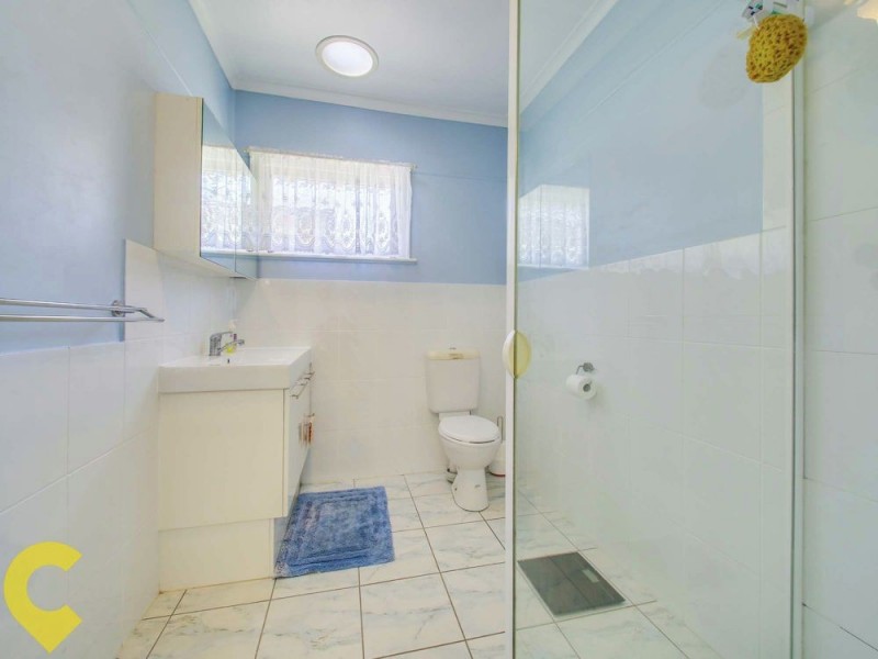 102 Minto Crescent, Arana Hills QLD 4054