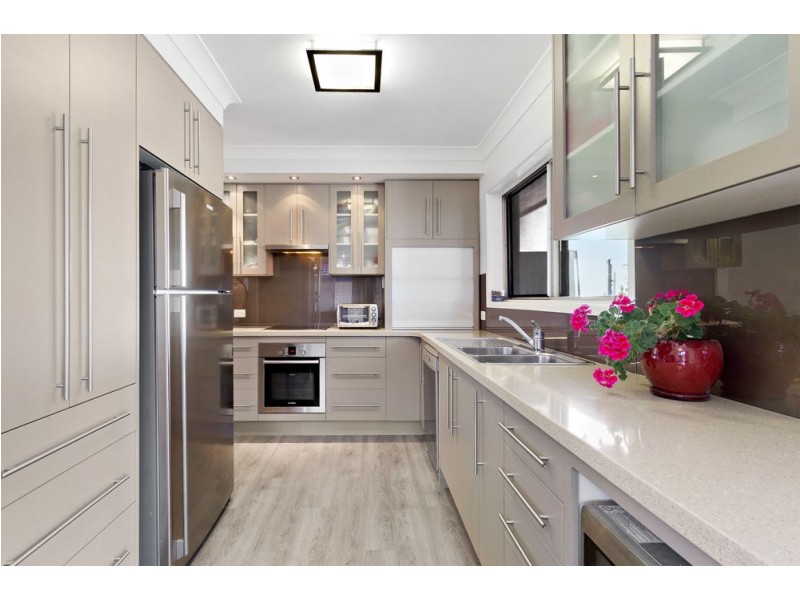 12 Jade Street, Albany Creek QLD 4035