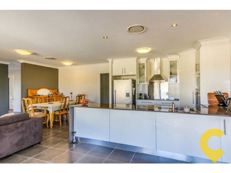 17 Penambul Crescent, Ferny Hills QLD 4055