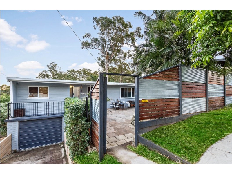 898 South Pine Road, Everton Park QLD 4053