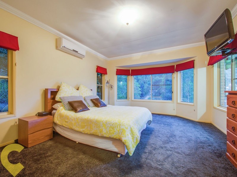 92 Kays Road, The Gap QLD 4061