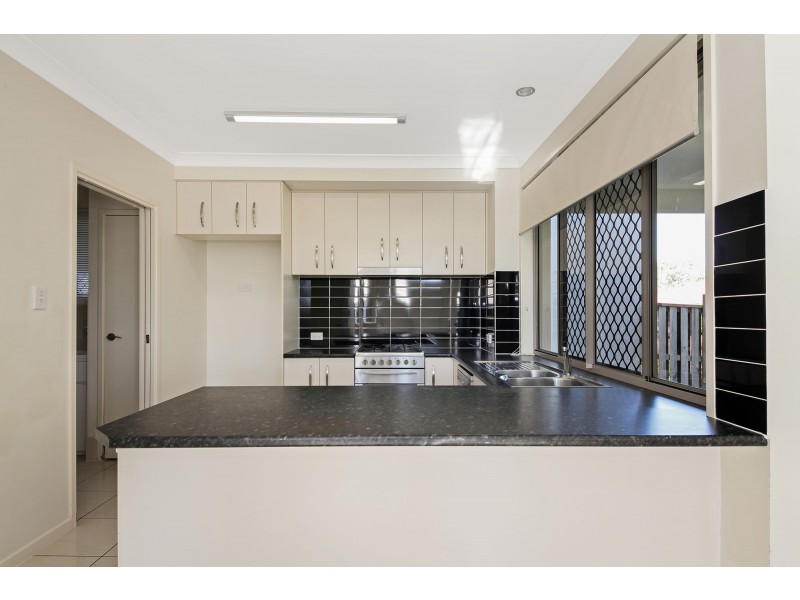 35 Hinchinbrook Avenue, Fitzgibbon QLD 4018