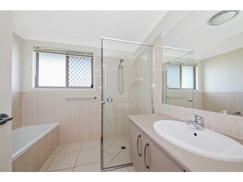 35 Hinchinbrook Avenue, Fitzgibbon QLD 4018