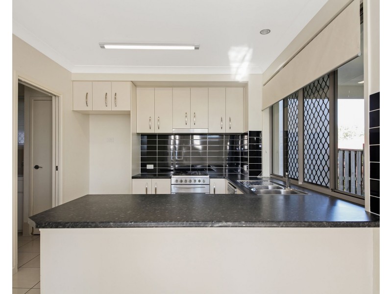 35 Hinchinbrook Avenue, Fitzgibbon QLD 4018