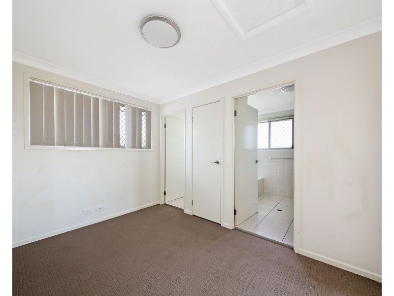 35 Hinchinbrook Avenue, Fitzgibbon QLD 4018