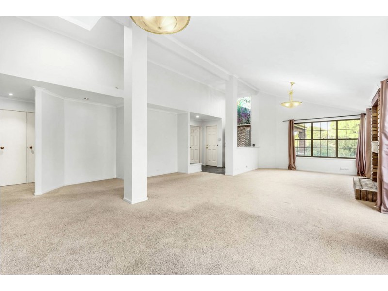 8 Octave Court, Bridgeman Downs QLD 4035