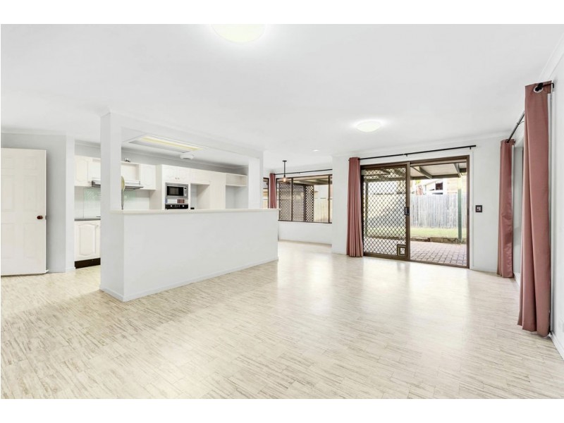 8 Octave Court, Bridgeman Downs QLD 4035