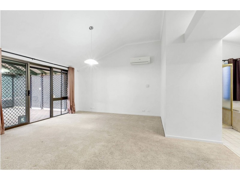 8 Octave Court, Bridgeman Downs QLD 4035