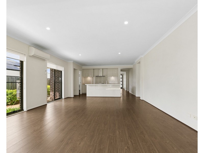 75 Cootharaba Crescent, Warner QLD 4500
