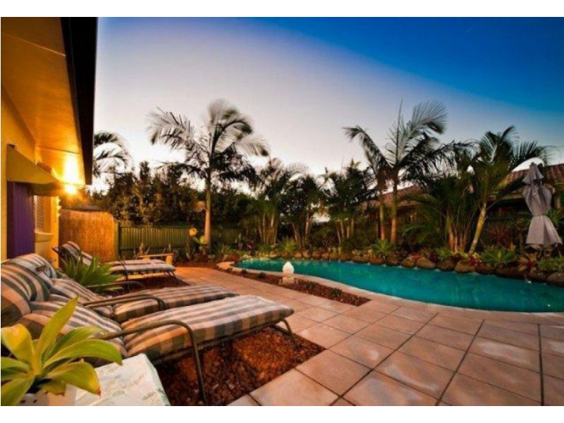 3 Pine Tree Close, Fitzgibbon QLD 4018
