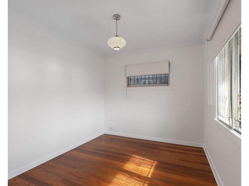 8 Lupton Street, Chermside West QLD 4032