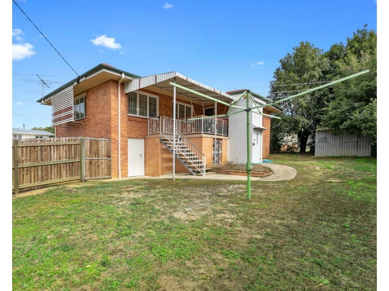 8 Lupton Street, Chermside West QLD 4032
