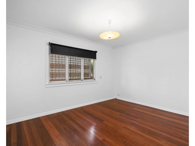 8 Lupton Street, Chermside West QLD 4032