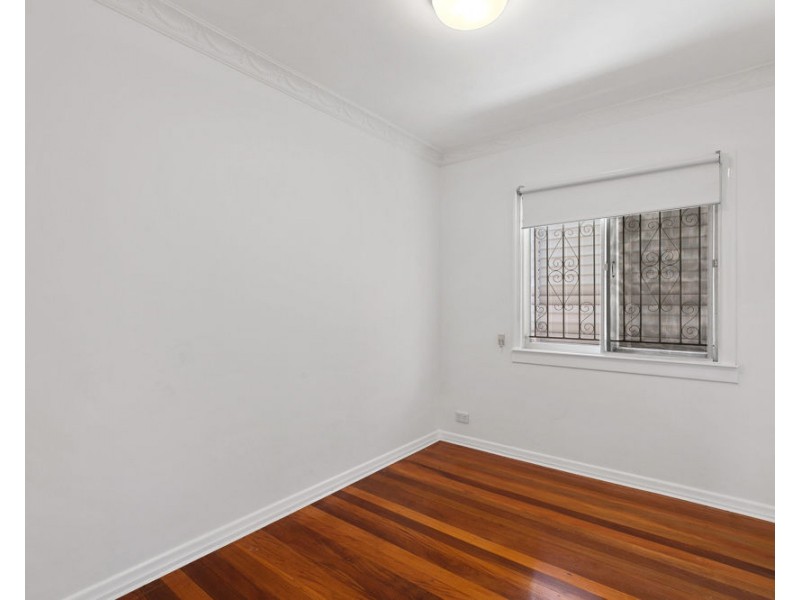 8 Lupton Street, Chermside West QLD 4032
