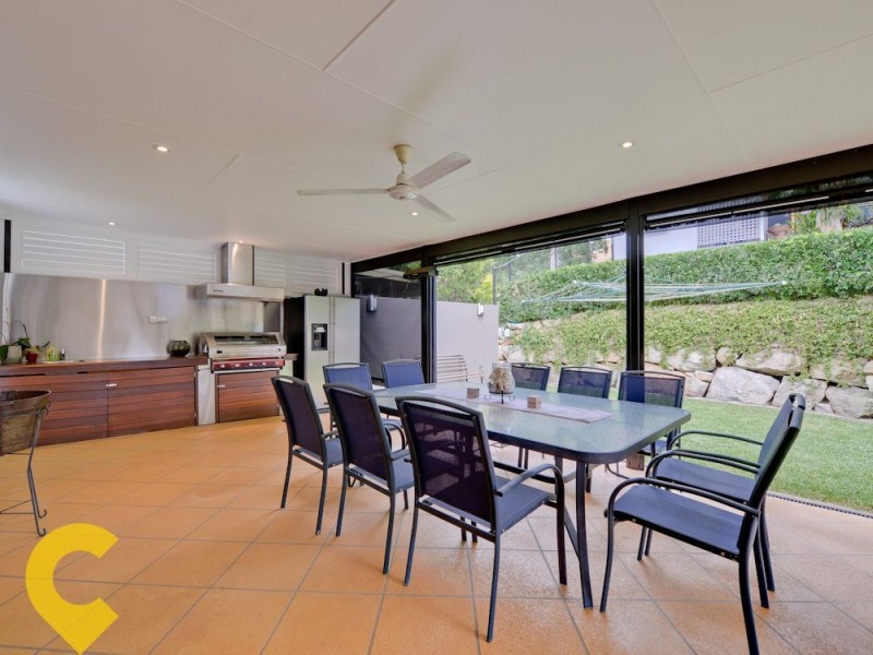 22 Cranbourne Street, Chermside West QLD 4032