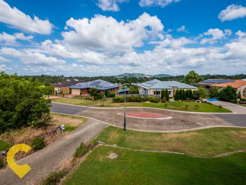 32 Reginald Avenue, Arana Hills QLD 4054