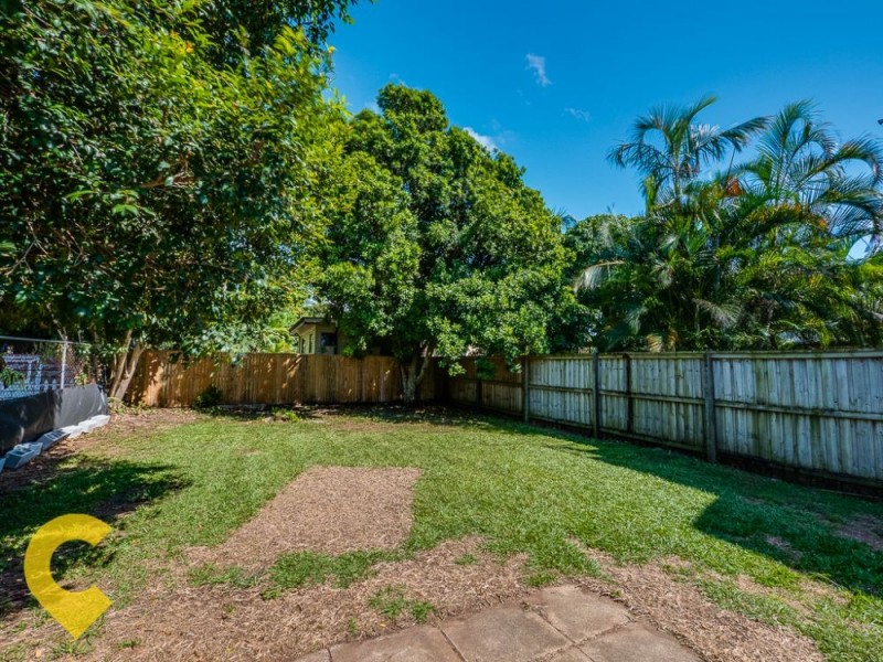 17 Donald Street, Woody Point QLD 4019