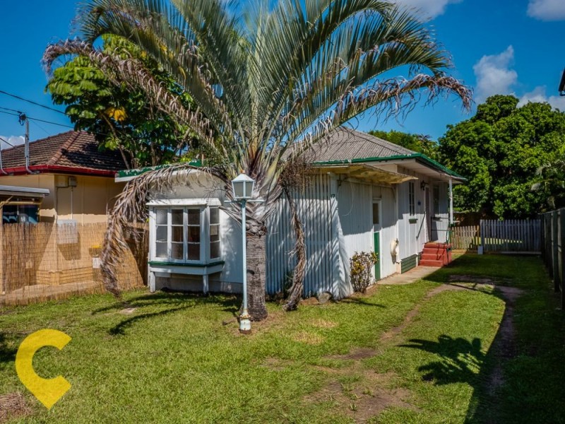 17 Donald Street, Woody Point QLD 4019